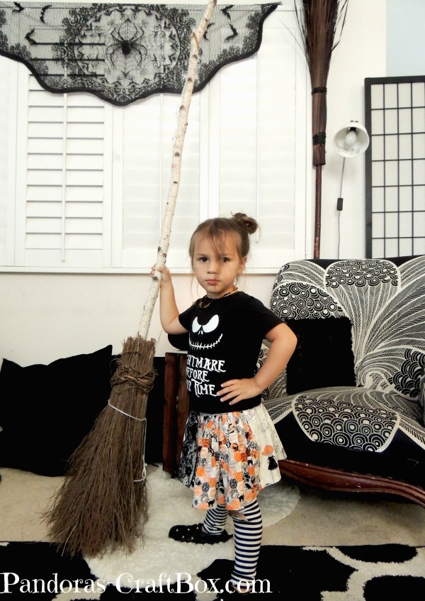 white-witch-broom,-diy, wicked-broom, disney-broom, halloween-costumes, halloween, halloween-decor,
